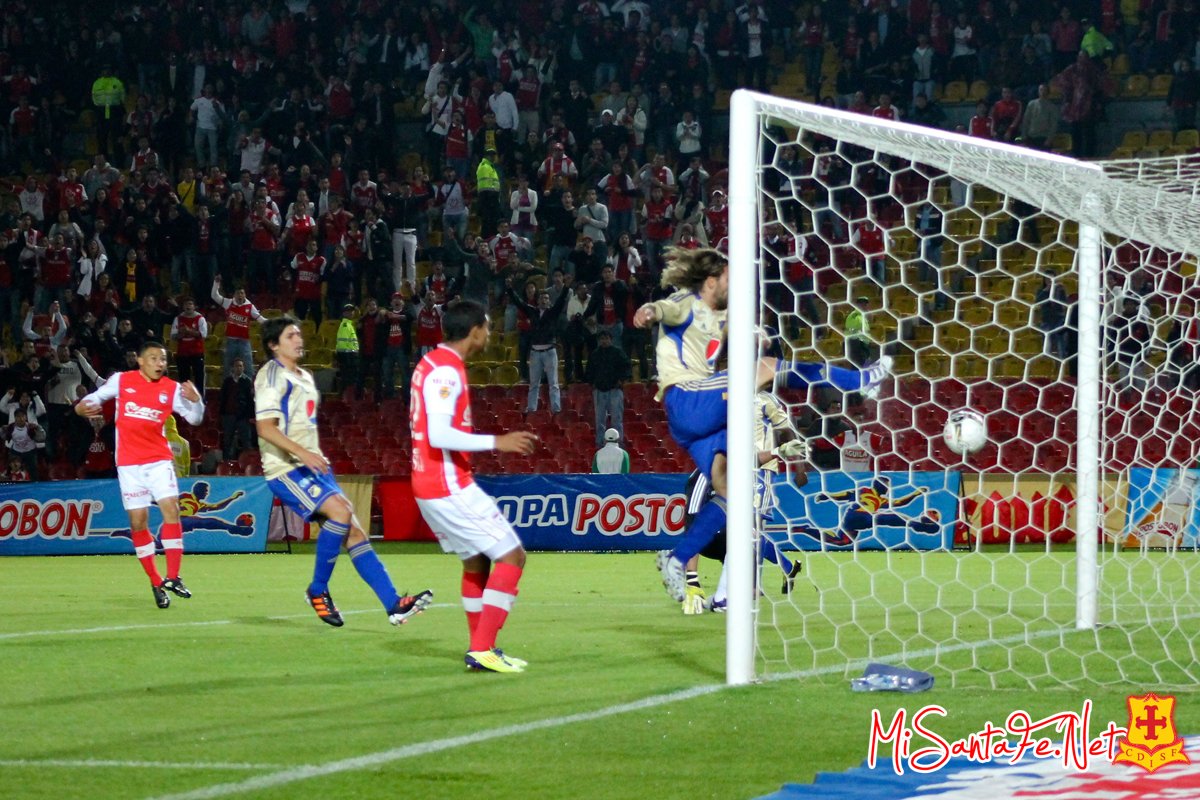 Santa Fe marcó dos goles pero perdió el clásico de la Copa Postobón